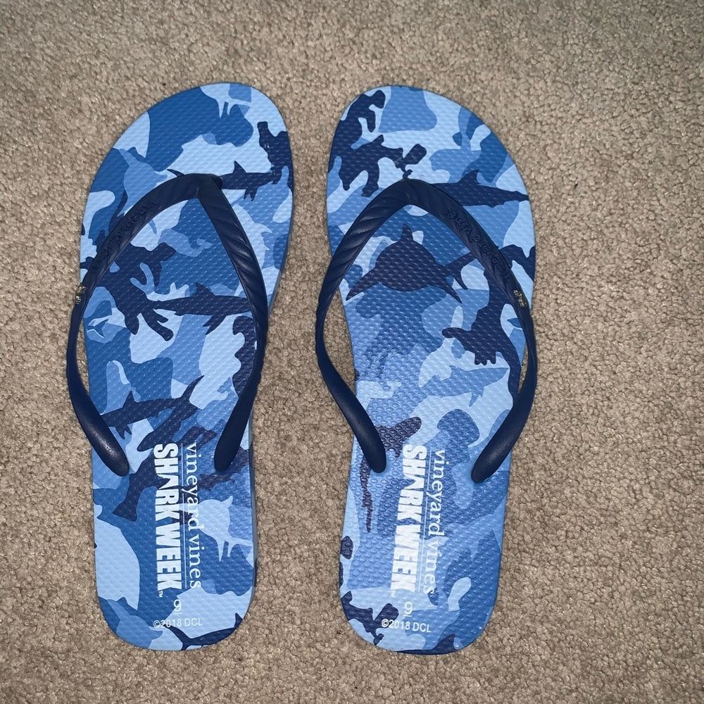 Vineyard Vine Flip flips